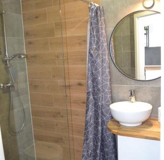Dziwnowek House | Cozy Dom Aurora: Family-Friendly Rooms by the Sea