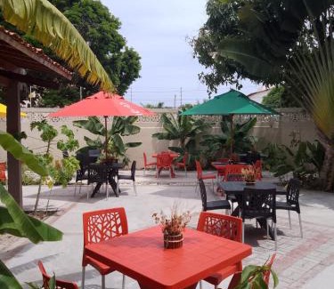 Praia do Frances Hotel | Dom Deco Restaurante e Pousada