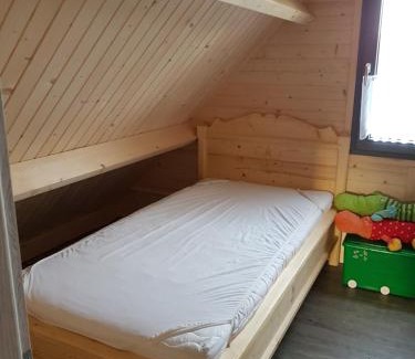 gmina Drezdenko House | Relax at Dom drewniany JULKA with Ocean Views & Hot Tub