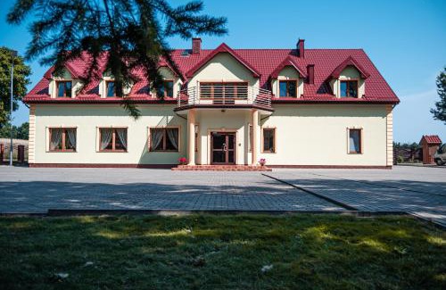 gmina Sianow House | Guest Rated 10/10 at Dom Gościnny Liść Dębu with Kitchen