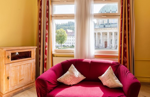 St. Blasien Hotel | Discover Comfort at Dom Hotel with Family-Friendly Amenities