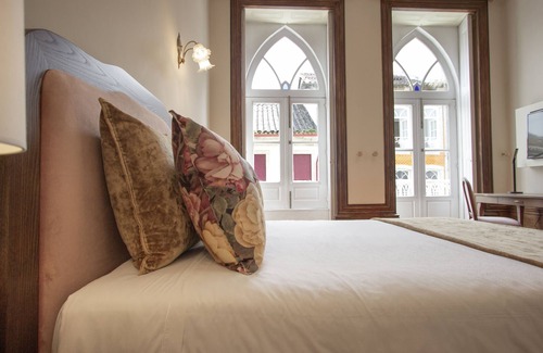 Guimaraes Hotel | Stylish Dom Jose by Guestify: Top-Rated with Spa & Dining