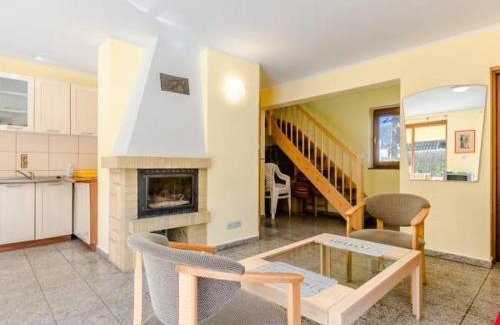 Poddabie House | Discover Family-Friendly Dom Koral Poddabie Near the Beach