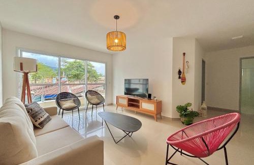 Barra da Lagoa Apartment | Relax at Dom Lucas Itaguá: Family-Friendly with Pool