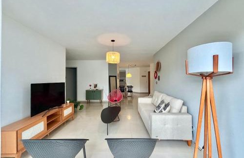 Barra da Lagoa Apartment | Relax at Dom Lucas Itaguá: Family-Friendly with Pool