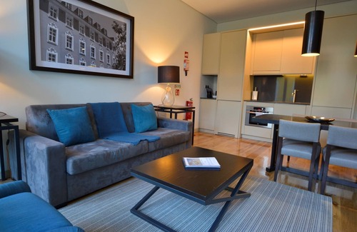 Sao Paulo Apartment | Stylish Dom Luis I Prestige Flat with Accessible Amenities