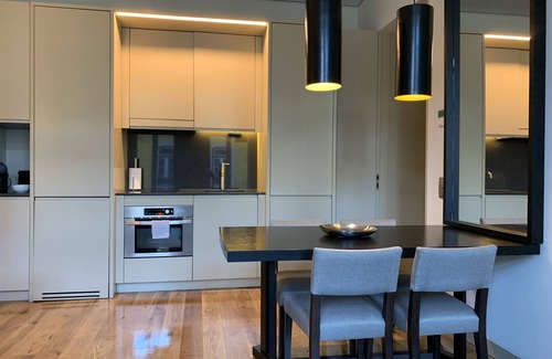 Sao Paulo Apartment | Stylish Dom Luis I Prestige Flat with Accessible Amenities