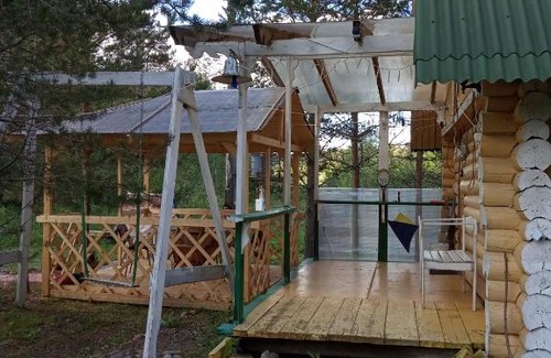 Kurkijoki House | Pet-Friendly Retreat at Dom na gore with Hot Tub & Kitchen