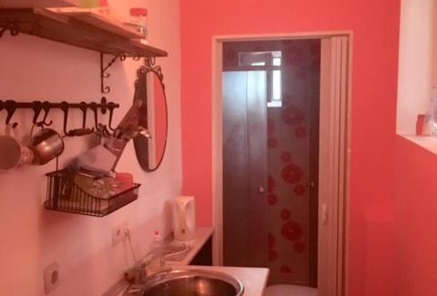 Zapadnyy okrug Hotel | Budget-Friendly Stay at Dom na Naberezhnoy 202 with Breakfast