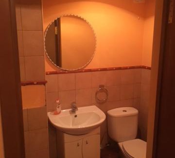 Zapadnyy okrug Hotel | Budget-Friendly Stay at Dom na Naberezhnoy 202 with Breakfast