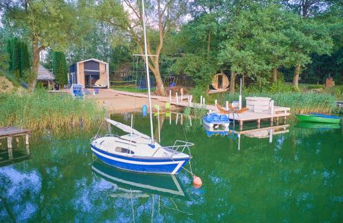 Piecki Villa | Beachfront Bliss at Dom na plaży with Private Beach Access