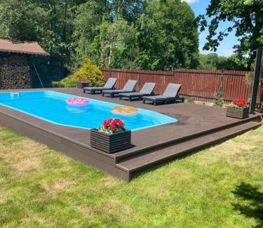 gmina Szczutowo Villa | Idyllic Dom nad Jeziorem: 4-Star Retreat by the Water
