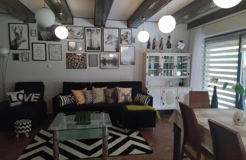 Dzialdowo Apartment | Tranquil Retreat: Dom nad stawem przy lesie with Pool & Hot Tub