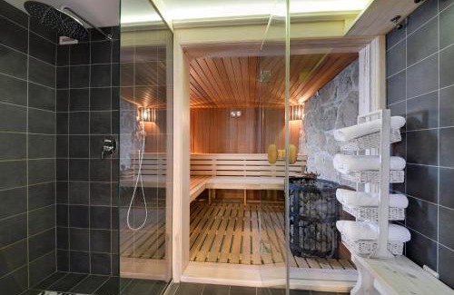 Jagniatkow House | Discover Dom Nad Wodospadem: Pet-Friendly Paradise Awaits