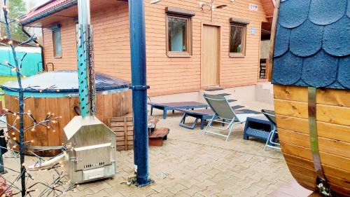 Morag Ski Chalet | Guest Rated 9.9: Dom NARIE by Lake Narie with Hot Tub