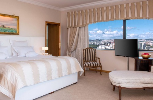 Santa Isabel Hotel | Elegant Dom Pedro Lisboa: 5-Star Retreat with Spa & Pool