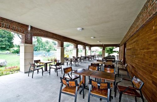 Uniejow Apartment | Experience Comfort at Dom Pracy Twórczej with Breakfast
