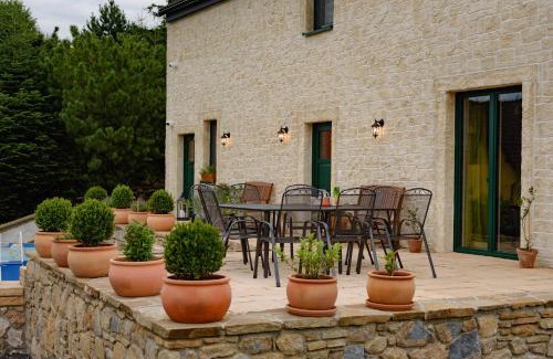 Besenova Apartment | Family-Friendly Getaway at Dom pri jazere, Bešeňová