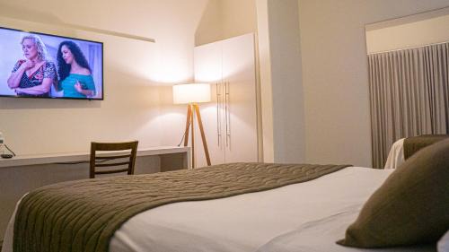 Telemaco Borba Apartment | Top-Rated Dom Ravello Hotel with Pool & Pet-Friendly Stay