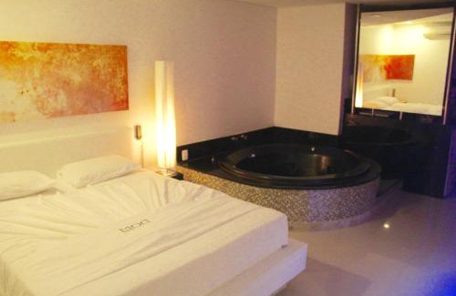 Patamares Hotel | Adult Only Retreat at DOM Suites with Restaurant & Breakfast