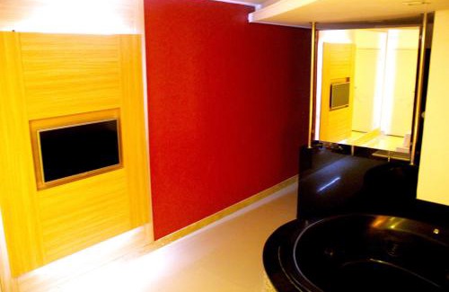 Patamares Hotel | Adult Only Retreat at DOM Suites with Restaurant & Breakfast