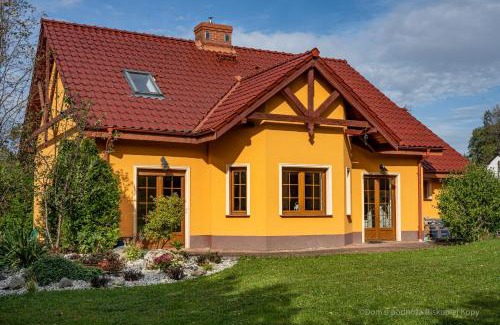 Jarnołtowek Apartment | Relax at Dom u podnóża Biskupiej Kopy with Hot Tub Access