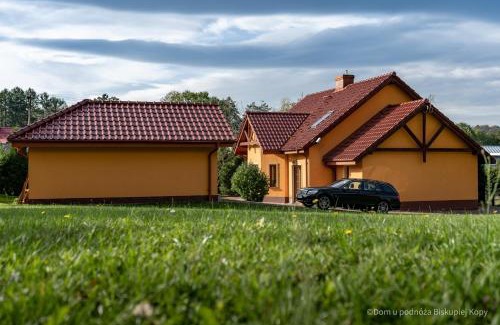 Jarnołtowek Apartment | Relax at Dom u podnóża Biskupiej Kopy with Hot Tub Access