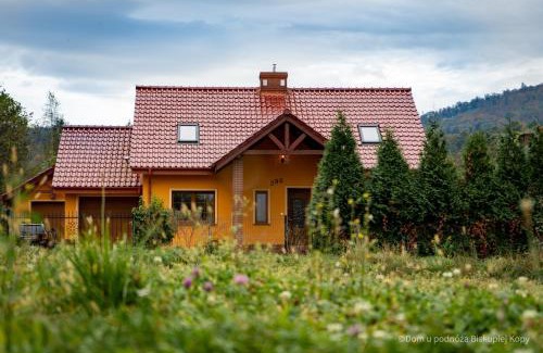 Jarnołtowek Apartment | Relax at Dom u podnóża Biskupiej Kopy with Hot Tub Access