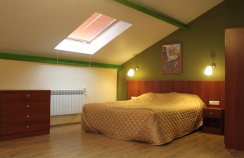 Malyye Rzhavki Hotel | Pet-Friendly Retreat at Dom Uchenykh – Guest Rated 8/10