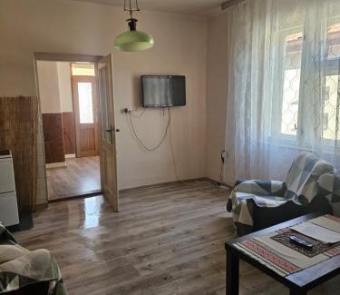 Kusin House | Pet-Friendly Retreat at Dom v Obci Kusín for Families
