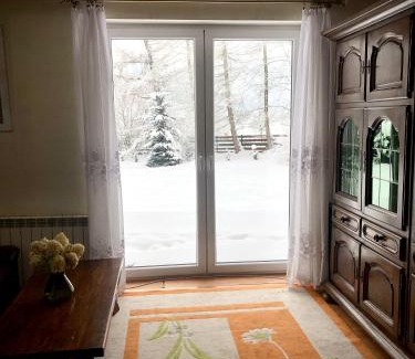 Ujsoy House | Relax in Domek w Glince: Pet-Friendly Retreat with High Rating