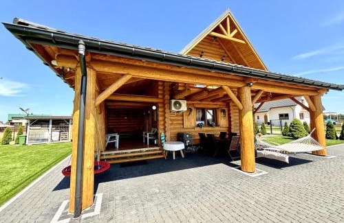 Karwienskie Bloto Drugie House | Exclusive Getaway at Dom Wakacyjny Złoto Północy, 9.8/10