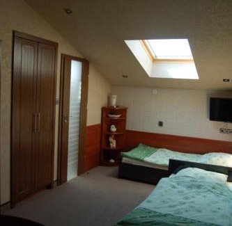 Warlubie Hotel | Cozy Stay at Dom Weselny "Anna" with Breakfast Included