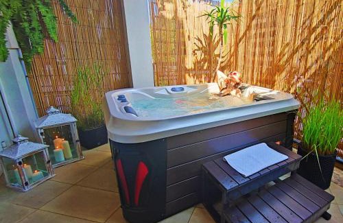Jastrzebia Gora Hotel | Relax at Dom Wypoczynkowy Oskar with Ocean View & Spa