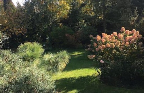 Poznan Villa | Cozy Garden Home Near the City Center - Guest Rated 9.6