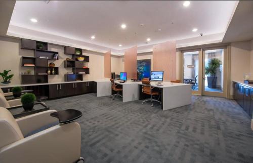 Memorial Apartment | Domain West
