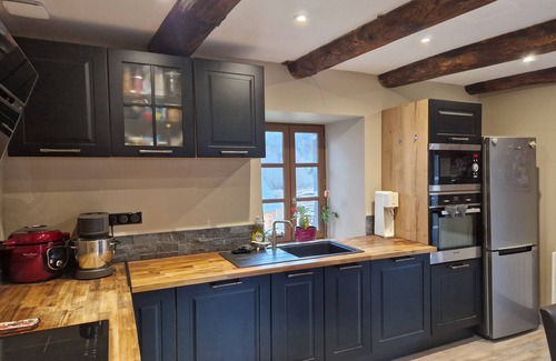 Saint-Diery House | Unique Private Domain for 12 with Child-Friendly Amenities