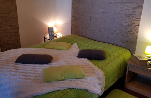 Garchizy Bed & Breakfast | Step Into Comfort at Domaine Avec Piscine with Hot Tub