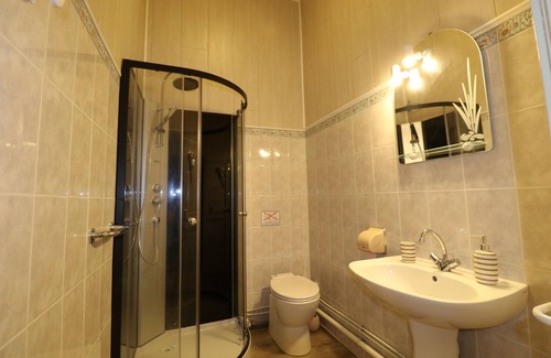 Montmoreau-Saint-Cybard House | Discover Domaine de Champ Rose: Family-Friendly Retreat