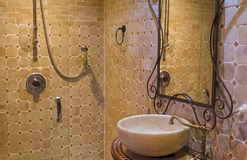 Eaunes Bed & Breakfast | Relax at Domaine de Belair: Family-Friendly with Pool Access