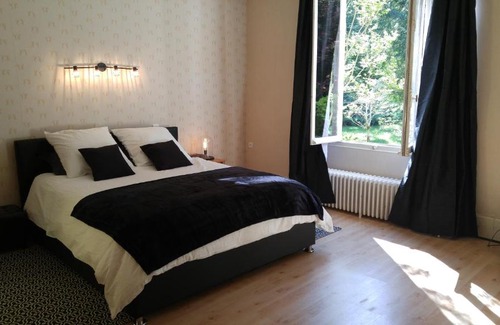Barbizon Bed & Breakfast | Discover Domaine de Bramefaon: Pet-Friendly Retreat