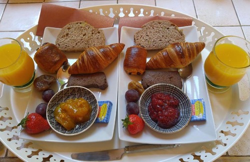 Barbizon Bed & Breakfast | Discover Domaine de Bramefaon: Pet-Friendly Retreat