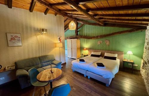 Rouzede Hotel | Discover Domaine de Brise Bois: Oceanfront Retreat Awaits