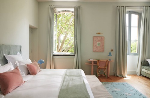 St.-Remy-de-Provence Hotel | Indulge at Domaine de Chalamon: Spa, Pool & Dining Await