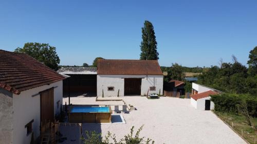 Pagny-le-Chateau House | Domaine de Champenatre Maison en bord de saone