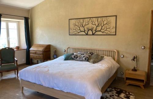 Sisteron Bed & Breakfast | Oceanfront Retreat at Domaine de Combe Beluze - 9.6/10 Rated