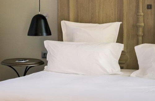 Lauris Hotel | Relax at Domaine de Fontenille with Ocean Views & Spa