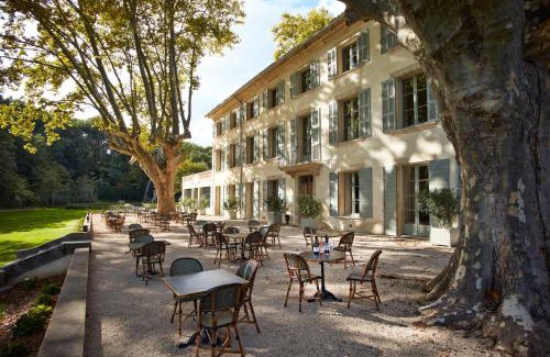 Lauris Hotel | Relax at Domaine de Fontenille with Ocean Views & Spa