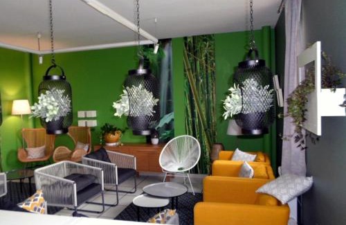 Mazeres Hotel | Experience Domaine de Garabaud: Oceanfront Retreat Awaits