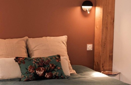 Landerneau Cabin | Tranquil Domaine de L'ecrin: Guest Rated 10/10 Retreat